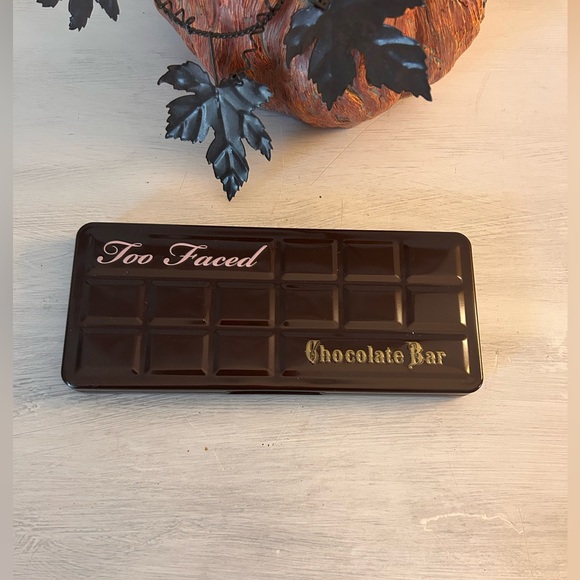 Too Faced Chocolate Bar eyeshadow palette - Picture 2 of 5